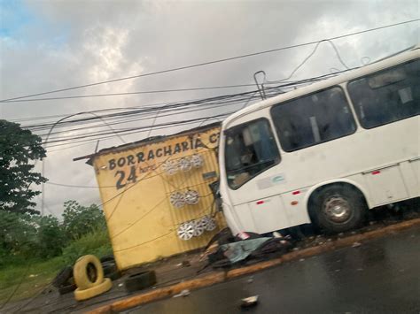 Motorista Atropela Ciclista Arrasta Um Poste E Bate Numa Borracharia