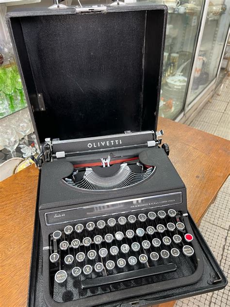 Antigua M Quina De Escribir Olivetti Portatil Sin Uso De Los A Os