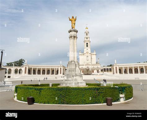 La Basílica De Nuestra Señora Del Rosario De Fátima Fátima Un Lugar