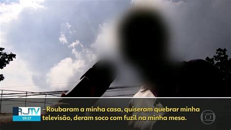 Moradores Da Cidade De Deus Dizem Que Pms Est O Roubando E Agredindo