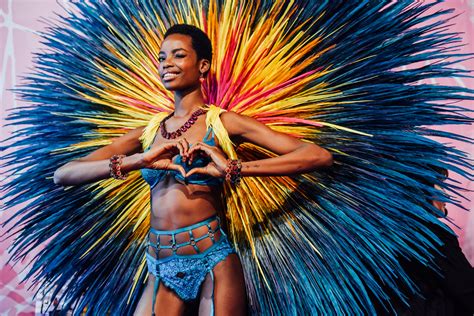 10 Showstopping Moments from the 2015 Victoria’s Secret Fashion Show ...