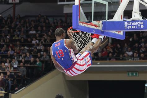 Katowice Harlem Globetrotters W Spodku Zdj Cia Legendarny Zesp