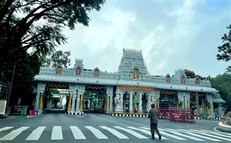 Tirumala Tirupati Venkateswara Swamy - Famous Temples Of India