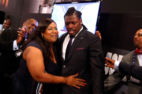 Jadeveon Clowney selected first overall in NFL draft | CTV News