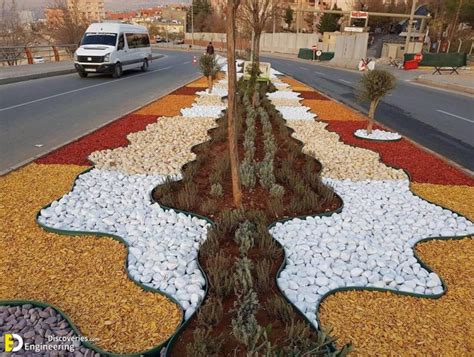 Stunning Design Ideas For The Median In Roads | Engineering Discoveries