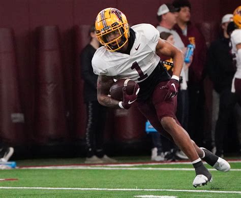 Gophers freshman wide receiver Ike White entering transfer portal