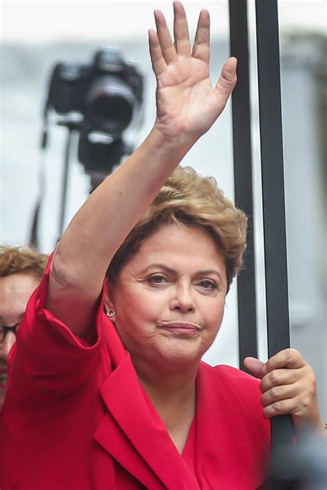 Nuevo Sondeo Le Da Una Ajustada Victoria En Segunda Vuelta A Dilma