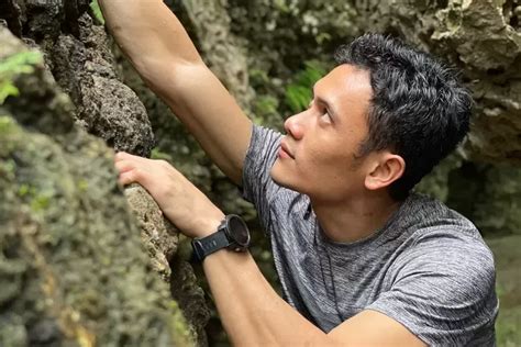 Indonesia S Top Rock Climbing Athlete Veddriq Leonardo Prepares For