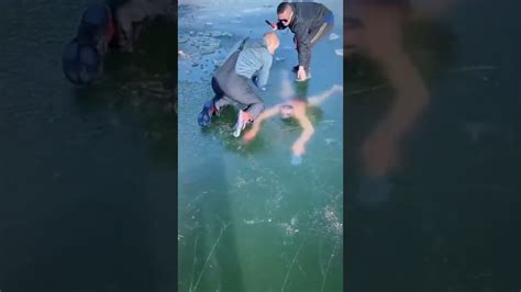 Homem Tentou Atravessar Um Lago Nadando Por Baixo Da Superf Cie