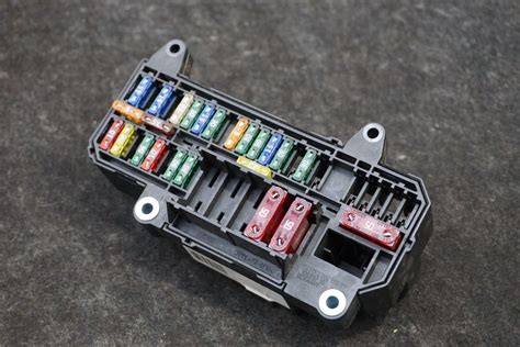 Power Distribution Fuse Box Panel Oem 61136906586 Rolls Royce Phantom 2004