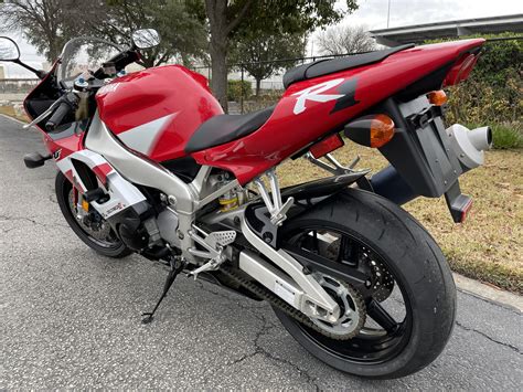 2000 Yamaha R1 tail – The Motorcycle Shop