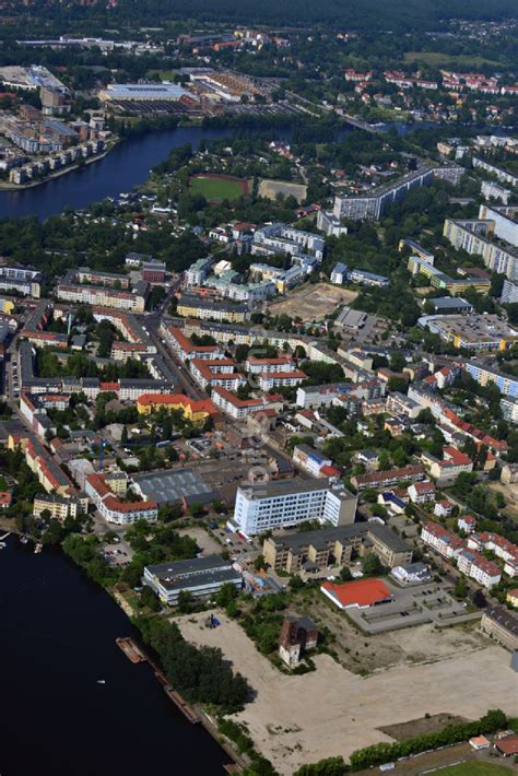 Berlin von oben Abrißflächen des ehemaligen Funkwerk Köpenick am Ufer