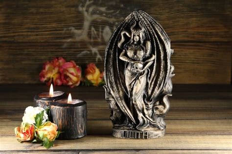 Lilith Statue Lilith Lilith Altar Ishtar Femme Fatale Goddess Statue