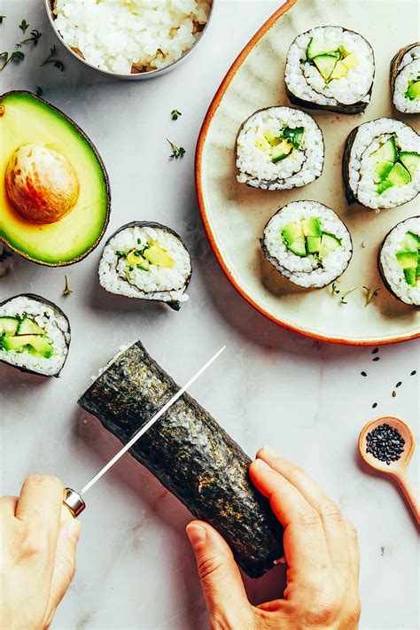 Avocado Sushi Rolls Recipe | The Awesome Green