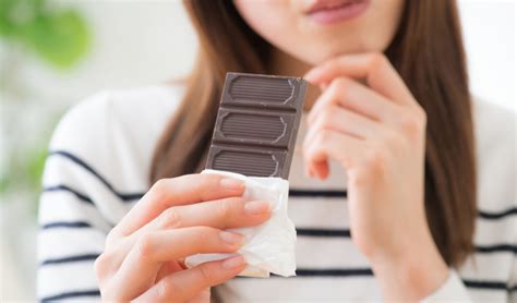 チョコレートが生理痛を悪化させるって本当？ 〜生理痛を和らげる食べ物や理中に控えたい食べ物とは〜 オンライン診療