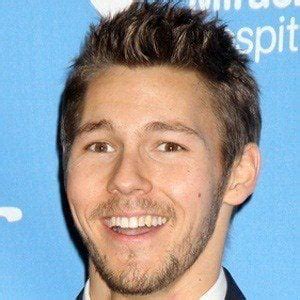 Scott Clifton - Age, Family, Bio | Famous Birthdays