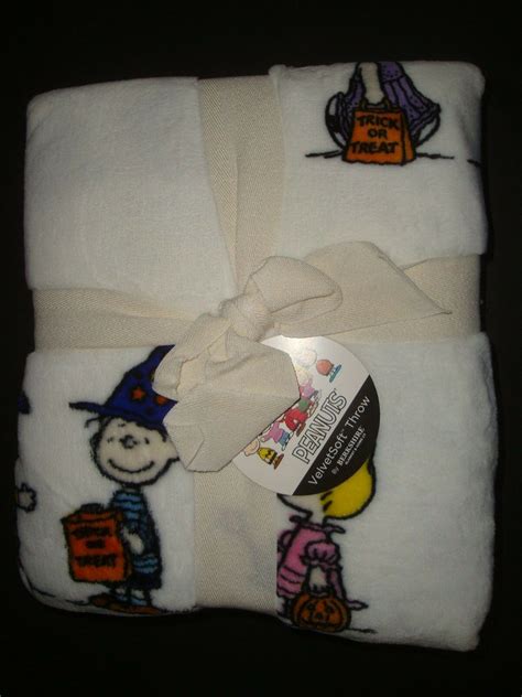 Berkshire Throw Blanket 55 X 70 Peanuts Snoopy Charlie Brown Halloween Costumes Blankets And Throws