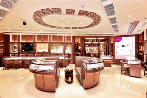 Lukfook Jewellery Opens Flagship Store In Ion Orchard With An