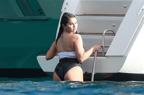 Selena Gomez Shows Off Her Real Curves In Unedited Bikini Snap On Yacht