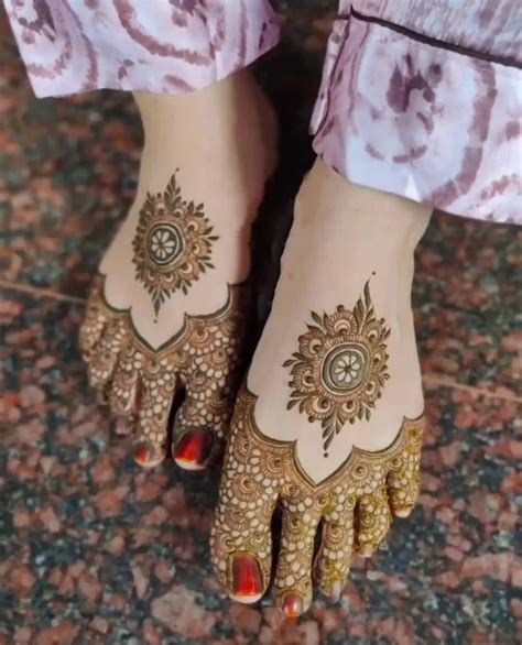 Circle Mehndi Designs for Foot That Will Wow Everyone