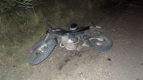 Joven Sufrió Fracturas Tras Chocar Su Moto Contra Una Camioneta