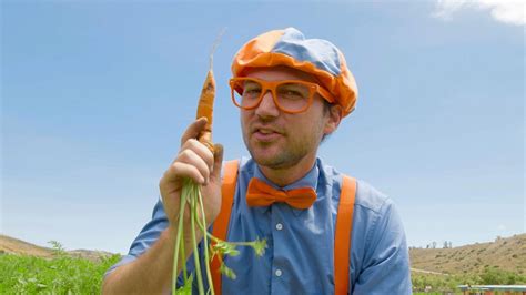 Farm Fun and Recycling with Blippi - Blippi: Learn With Blippi (Season ...