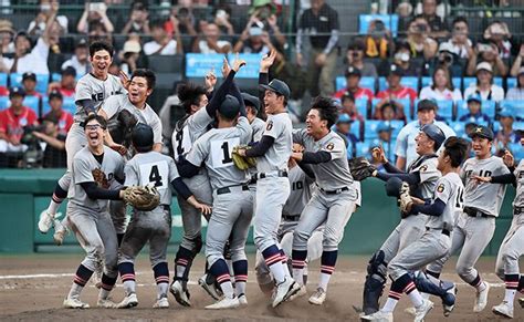 Baseball Keio Routs Sendai Ikuei To Claim 1st Koshien Title In 107