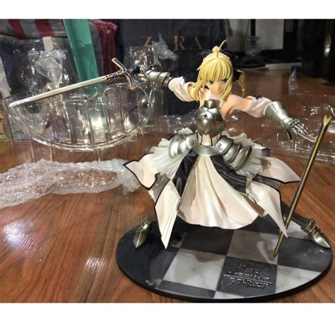 Hot Sexy Lilly Saber Bikini Pics