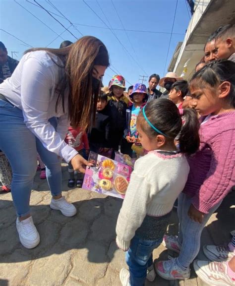 Diputada morenista festeja día del niño regalando juguetes y pases a