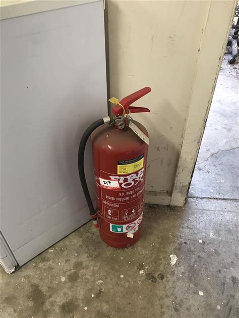 9 Litre Water Type Stored Pressure Fire Extinguisher Requires