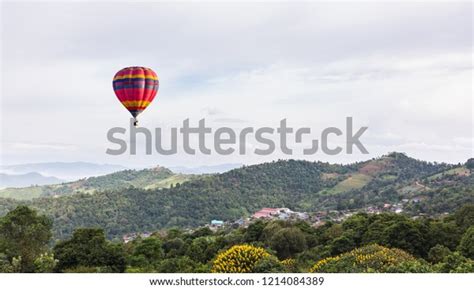 Hot Ari Balloon Over Royalty Free Licensable Stock Photos Shutterstock