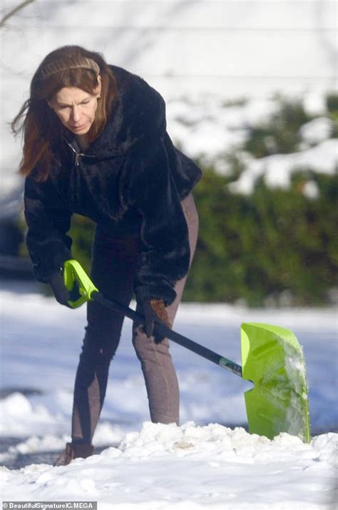 Theresa Nist Golden Bachelor Newlywed Takes Charge Shoveling Snow In