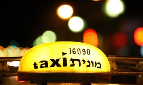 Taxista Israel Devuelve Olvidados Por Anciana En Su Taxi