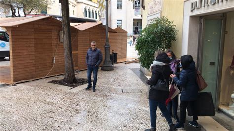 Mercatino Di Natale In Piazza Vittorio Veneto A Matera Braccio Di