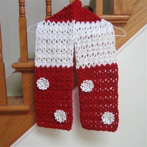 Candy Cane Christmas Scarf Pattern | FaveCrafts.com