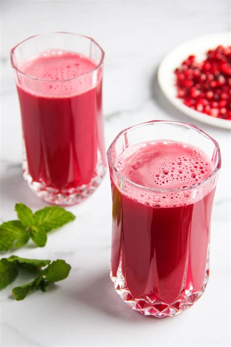 How To Make Homemade Pomegranate Juice Recipe Pomegranate Recipes Pomegranate Juice