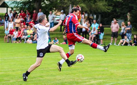 F R Den Guten Zweck Fc Bayern Gegen Vfl Friends Oberhessen Live