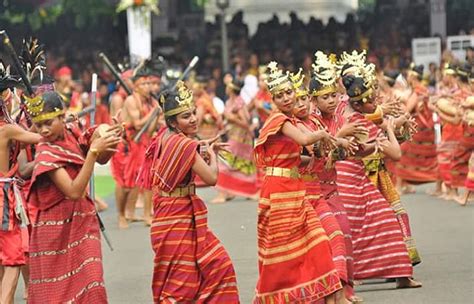 Tarian Likurai Asal Belu Dipentaskan Di Istana Negara