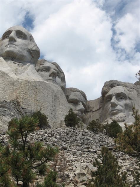 The Famous Presidents On Mount Rushmore – EcoTravellerGuide