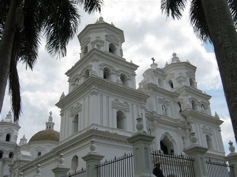 REFLEXIONES CORTAS: BASILICA DE ESQUIPULAS