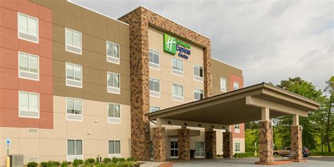 Affordable Hotel in Jamestown, NY | Holiday Inn Express & Suites Jamestown