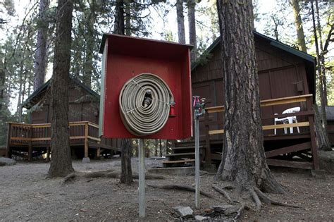 Fire near Yosemite 'growing exponentially'