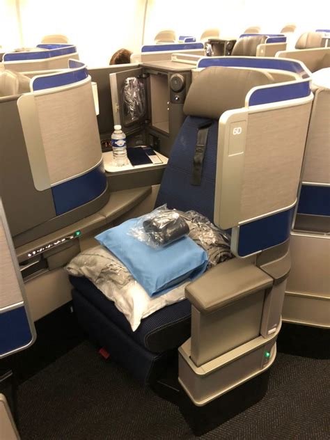 Review United Airlines 767 300 Polaris Business Class Amsterdam To Newark Live And Lets Fly