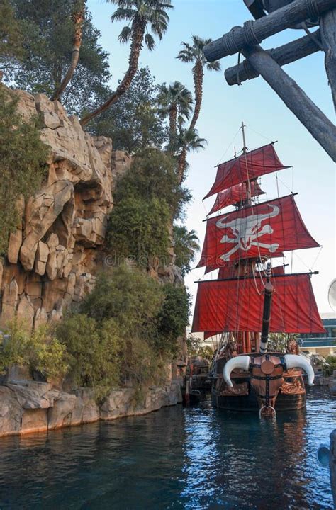 Pirate Ship At Pond Near Treasure Island Hotel Editorial Stock Image