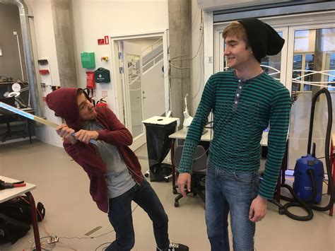 Dwarf viciously attacks man in his own lab : r/Biran