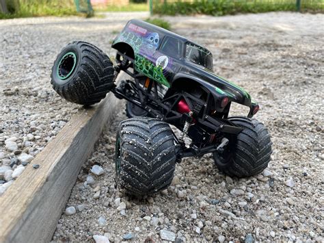 3d File Scx24 Monster Truck 👹・3d Printing Idea To Download・cults