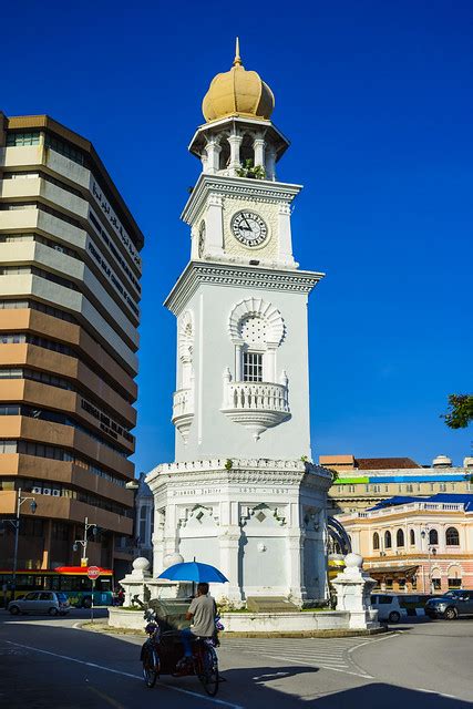 Queen Victoria Memorial Clock Tower The Clock Tower That Turns 122