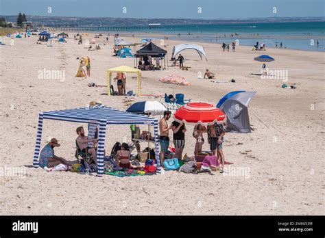 Adelaide Australia 14 January 2023 People Flock To The Beach In The