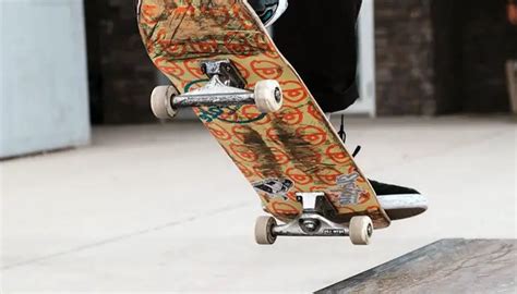 6 Beginner Skateboard Tricks to Master First