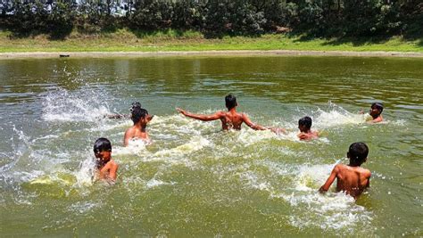 তীব্র গরমে সুস্থ থাকতে করণীয়